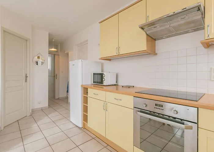 アパート La Centrale-9 By Interhome